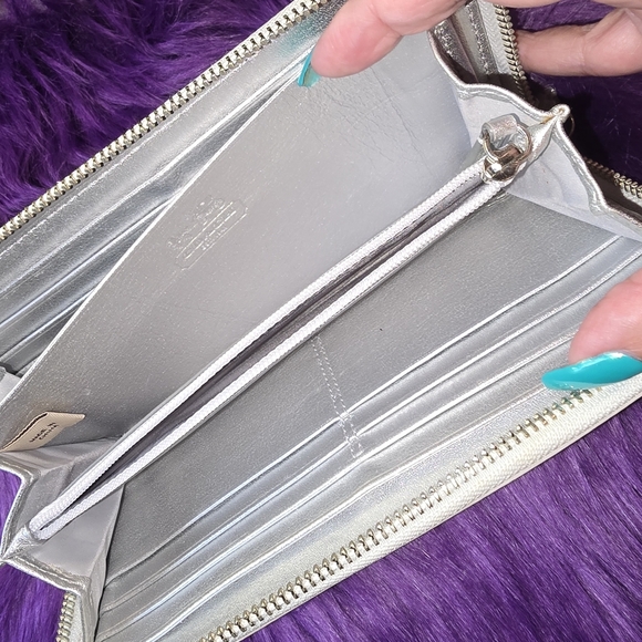 Coach Star Large Zip Wallet - Picture 4 of 4